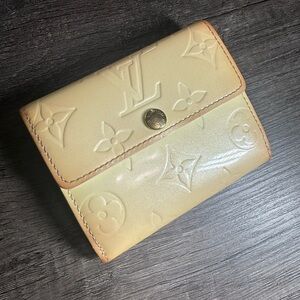 Louis Vuitton Monogram Vernis Elise wallet